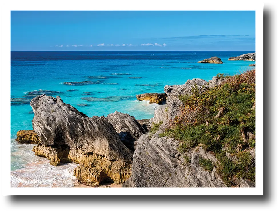 Rock cliffs with ocean in background in Bermuda